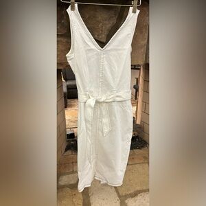 Dress White Sleeveless with Zipper by Nina Leonard! Beauty sexy-BE Noticed small